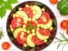 Čičerikina salata s paradajzom i svježim peršunom
